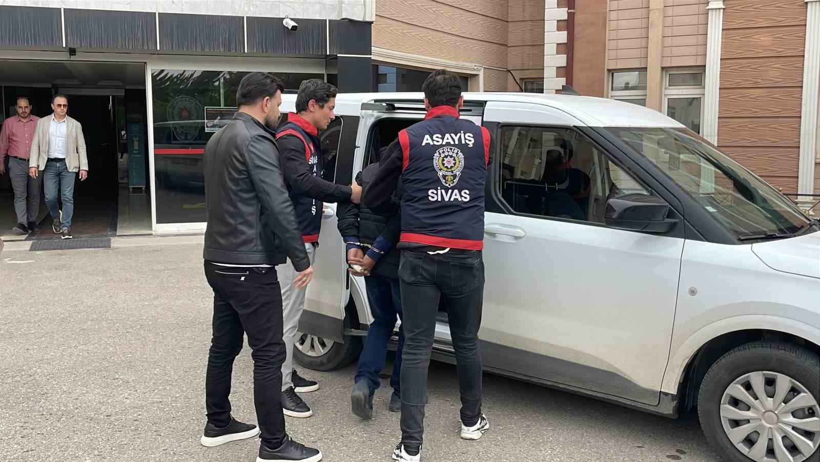 kardeslerin-katil-zanlisi-polis-ifadesinde-susma-hakkini-kullandi