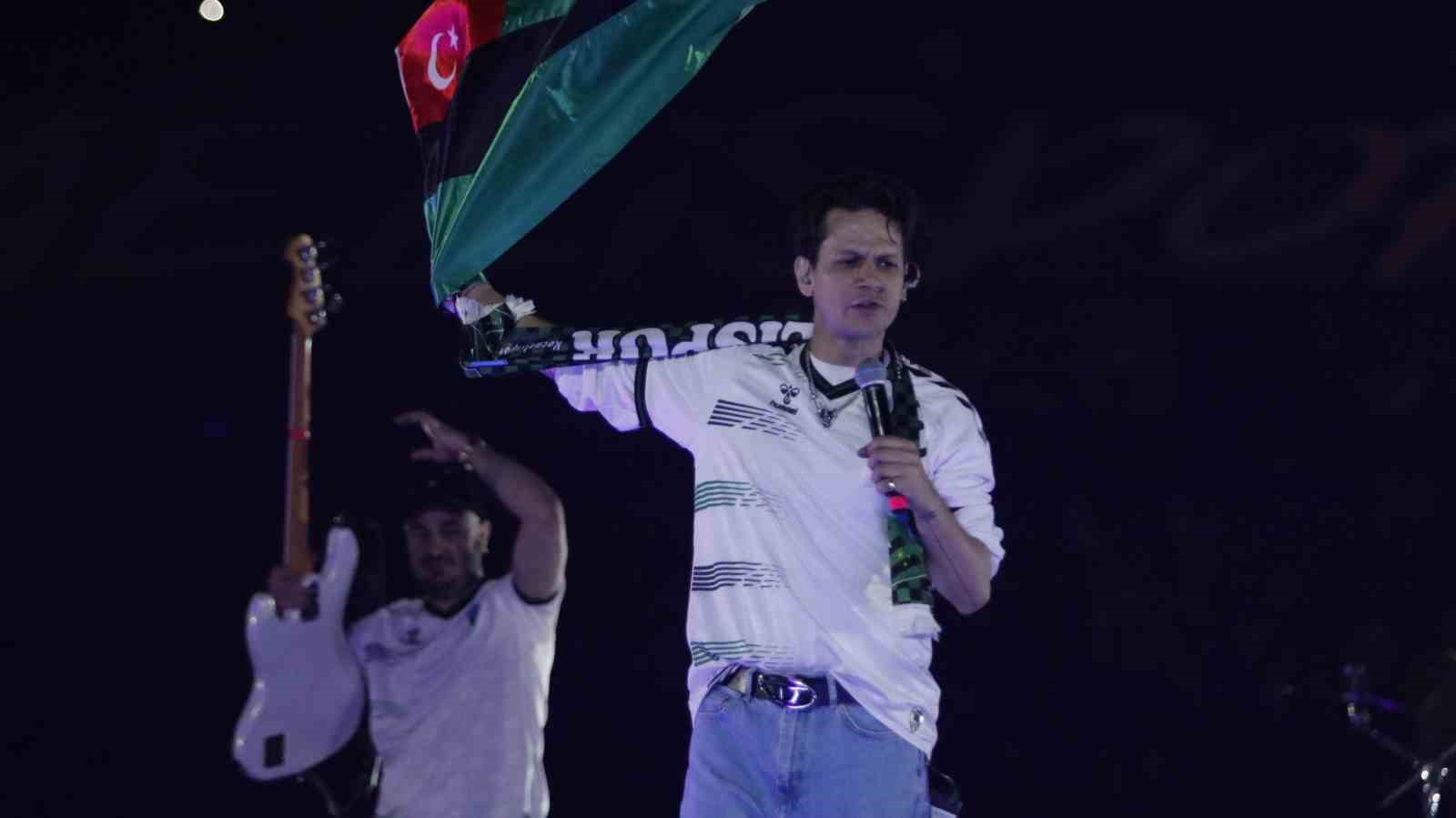 kocaelispor-camiasi-kupayi-unlu-isimlerle-kutladi