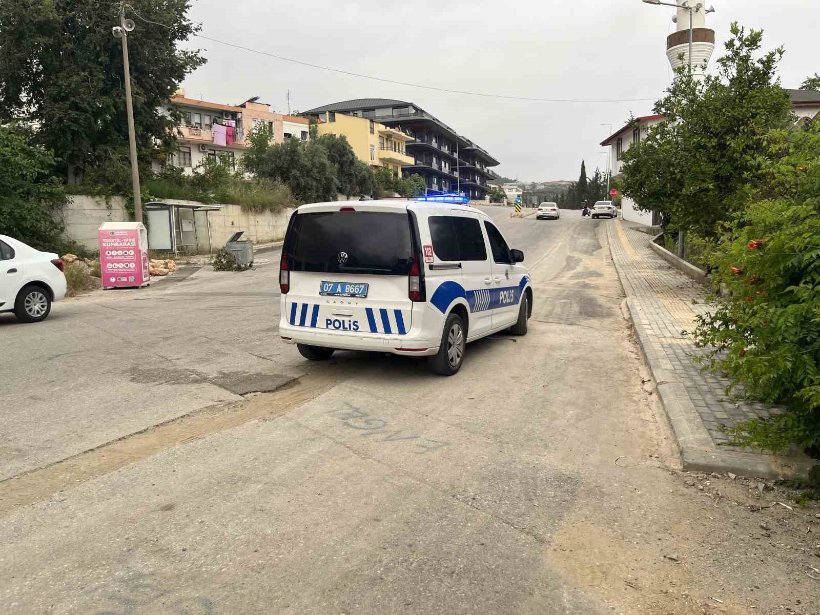 koy-ekmegi-yapan-kadinlar-atesi-sondurmeden-gidince-bos-bina-alev-aldi