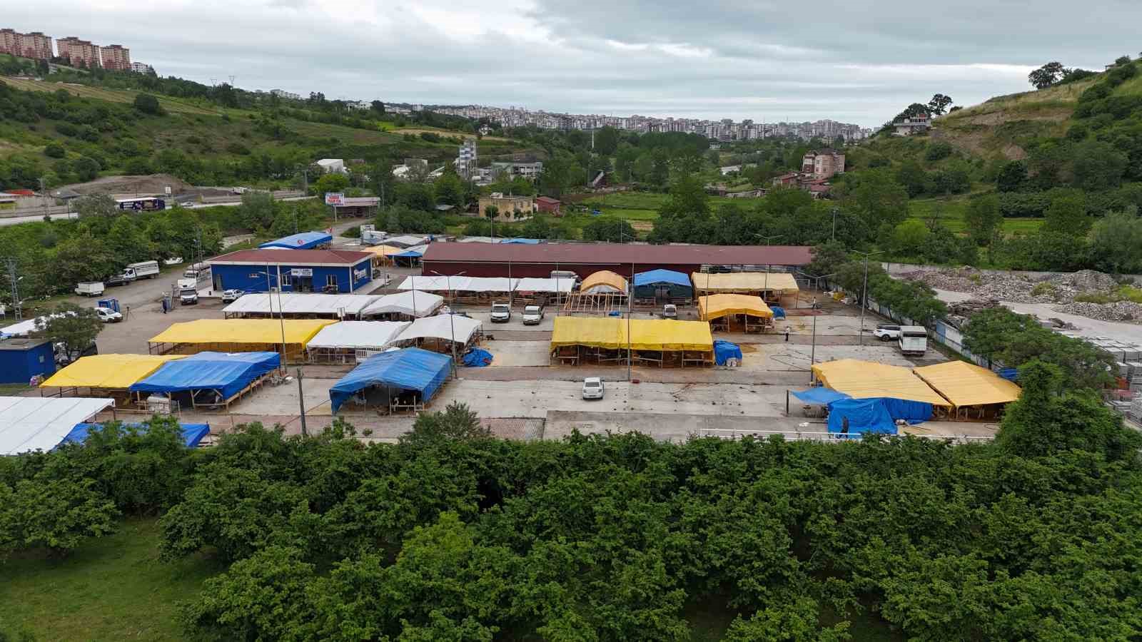 kurban-pazari-yuzleri-guldurdu-hayvanlarin-cogunu-sattik