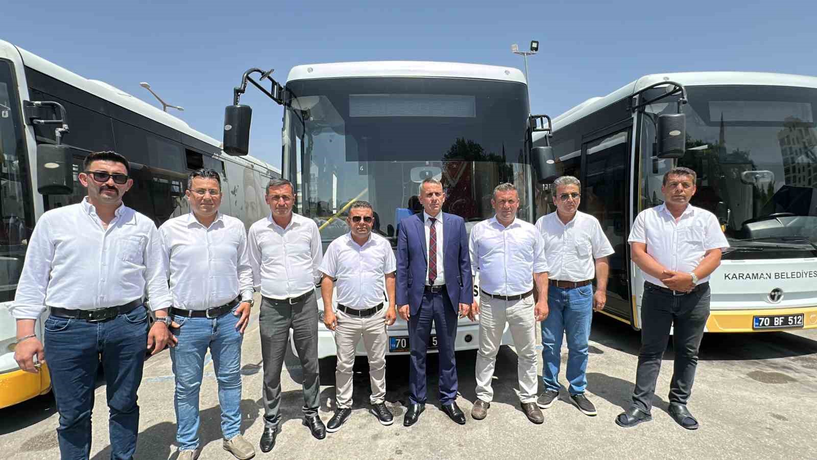 otobus-soforunun-heimlich-manevrasi-bebegi-hayatini-kurtardi