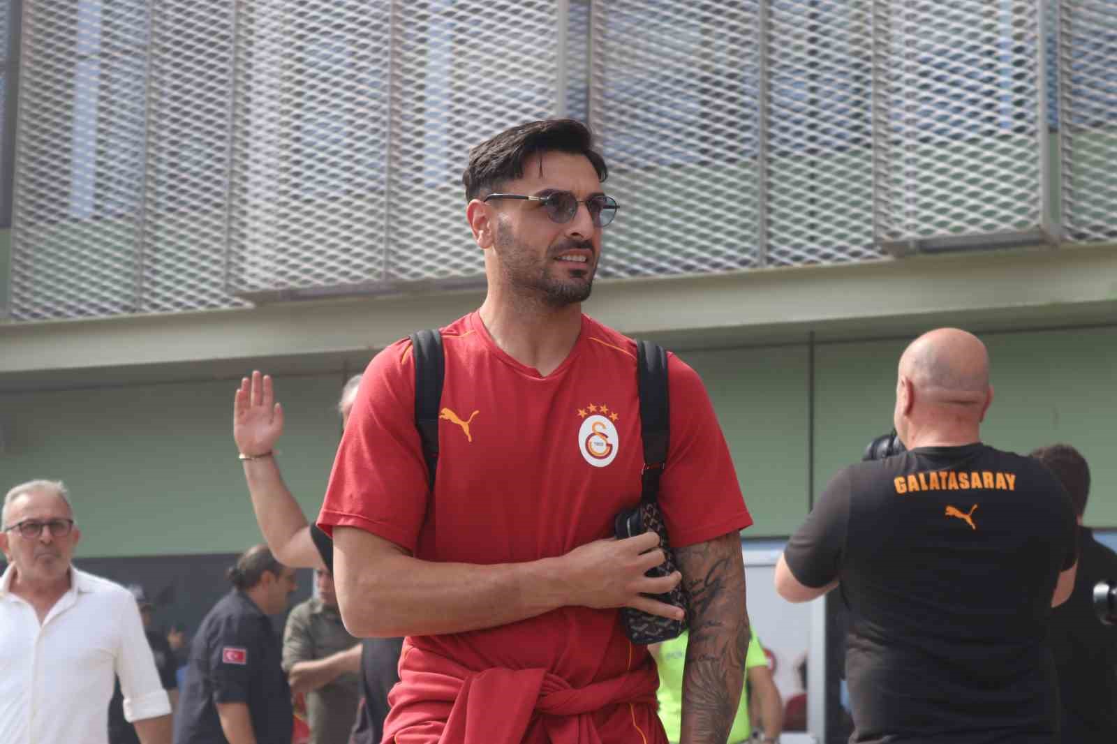 sampiyon-galatasaray-izmire-geldi
