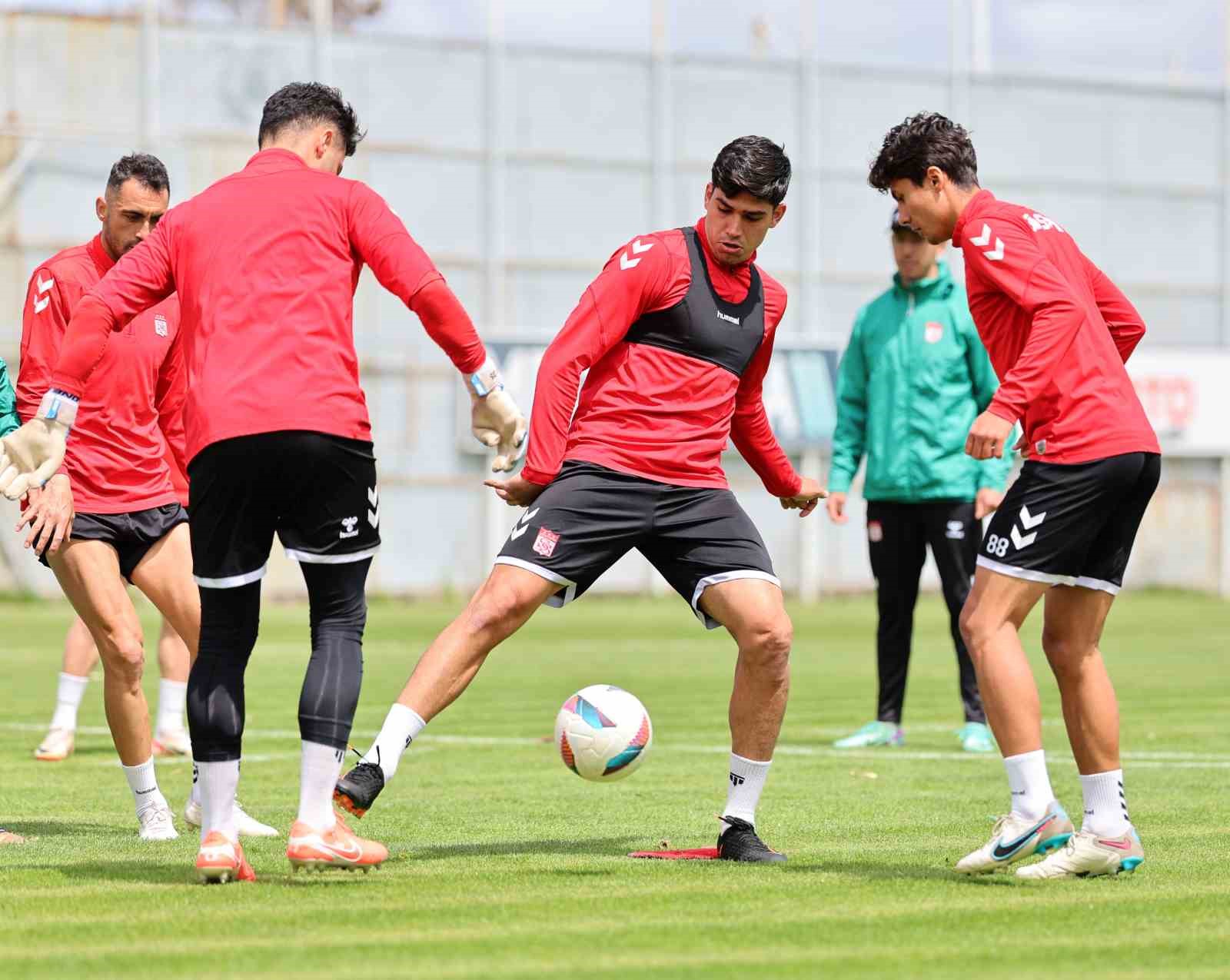 sivassporda-samsunspor-maci-hazirliklari-basladi
