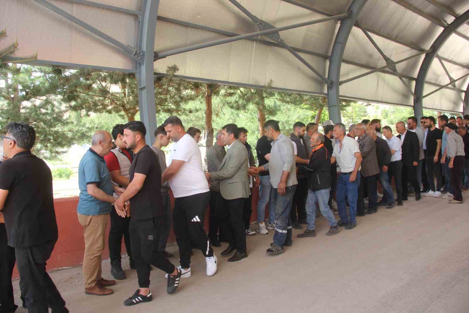 sivasta-rahatsizlanan-ilkokul-ogrencisi-hayatini-kaybetti