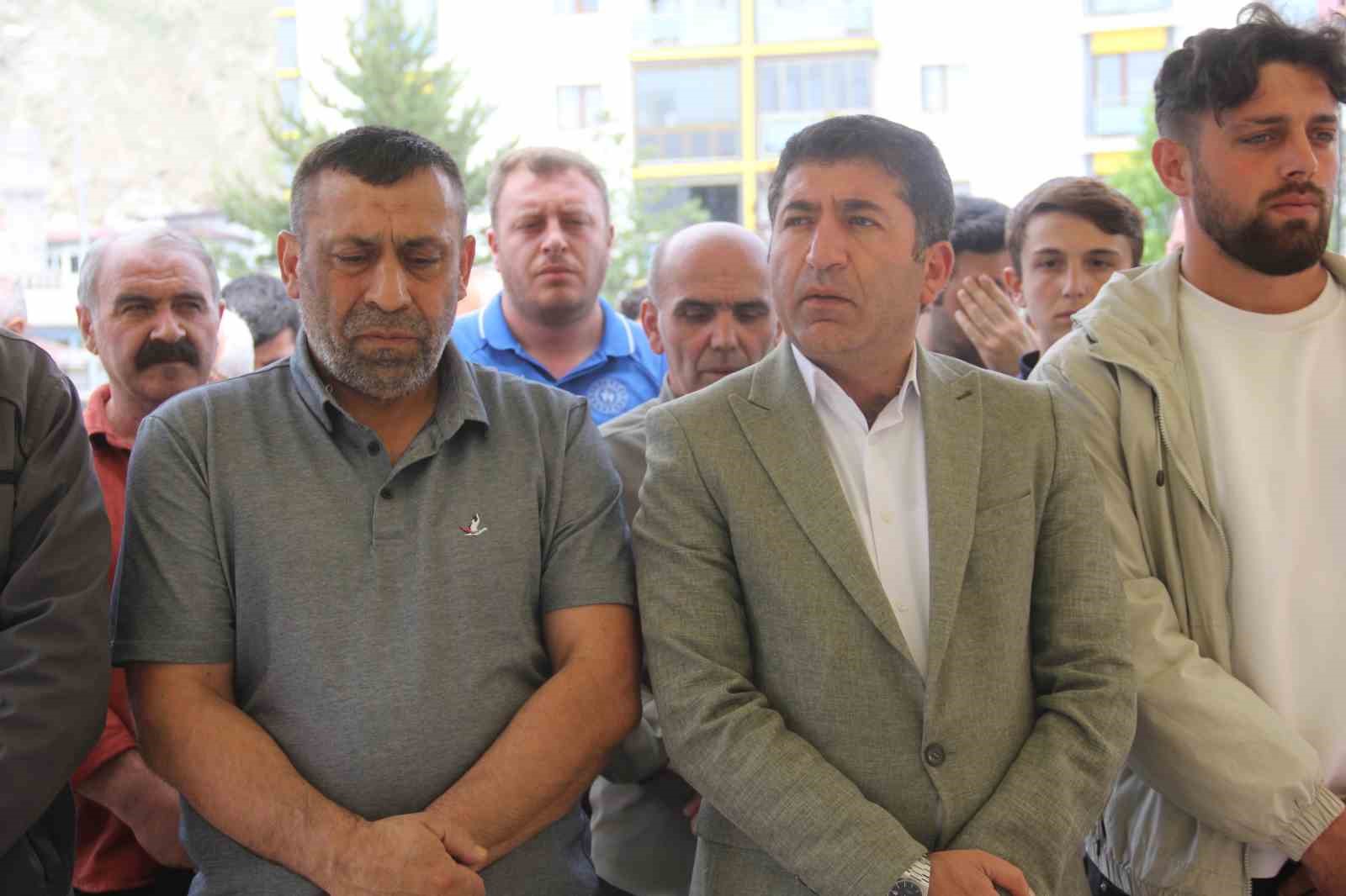 sivasta-rahatsizlanan-ilkokul-ogrencisi-hayatini-kaybetti