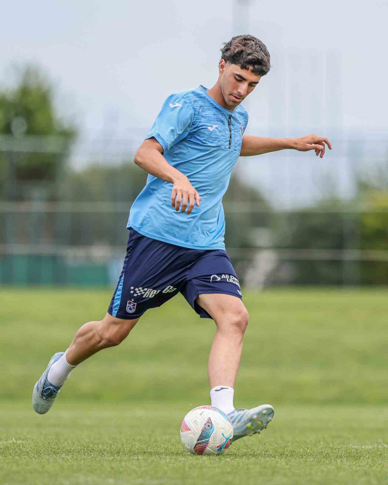 trabzonspor-antalyaya-genc-futbolculariyla-gitti