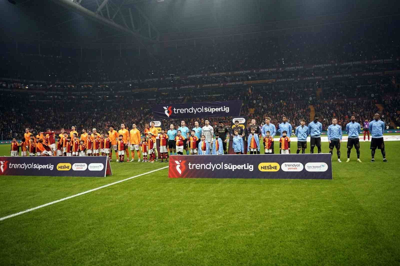 trabzonspor-ile-galatasaray-139-randevuda