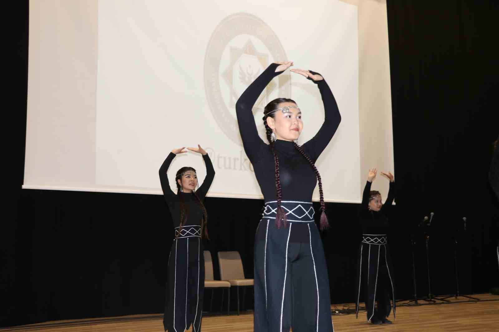 turk-dunyasinin-kulturel-zenginlikleri-sivasta-sahnelendi