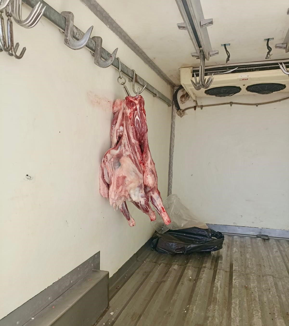 uygun-sartlarda-tasinmayan-34-kilo-et-imha-edildi