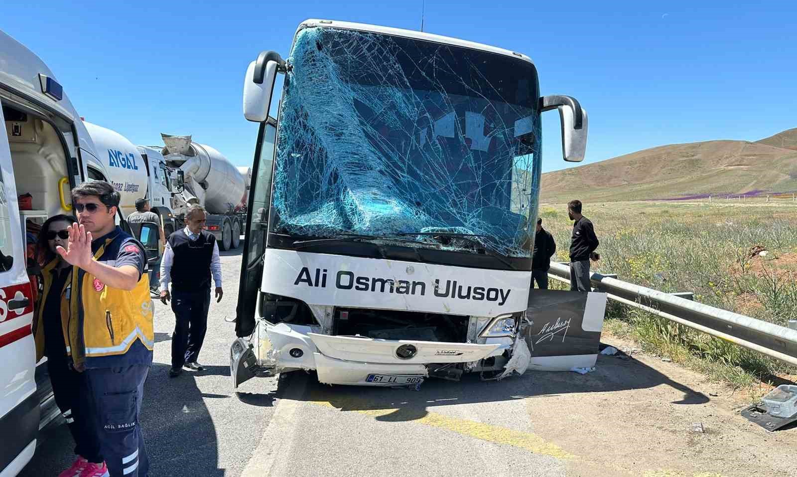 yolcu-otobusu-eds-diregini-devirip-karsi-seride-gecti-2-yarali