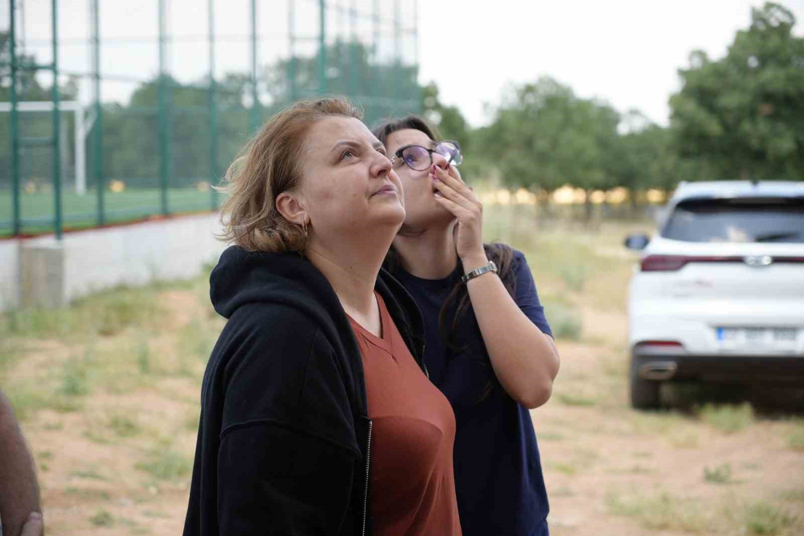 18-saat-mahsur-kalan-kedisine-kavusunca-gozyaslarina-boguldu