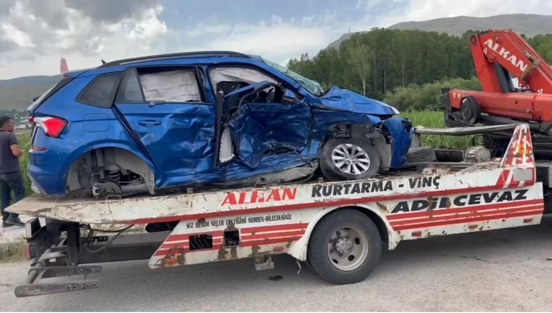 adilcevazda-trafik-kazasi-2-olu-1-yarali