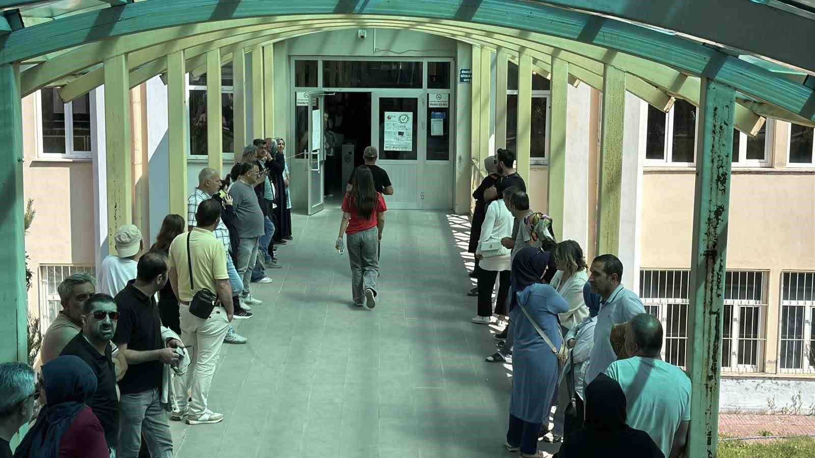 ayt-oturumuna-tyt-belgesiyle-gelince-bir-yilindan-oldu