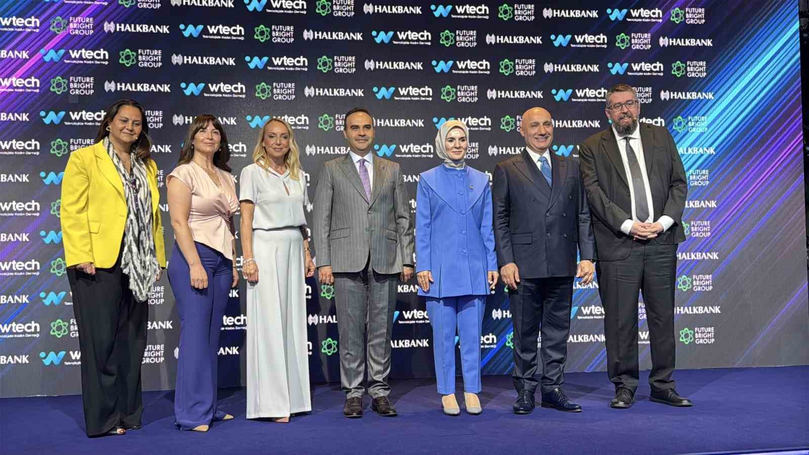 bakan-goktas-ve-bakan-kacir-gelecegin-turkiyesinde-kadinlarin-gucunun-onemine-vurgu-yapti
