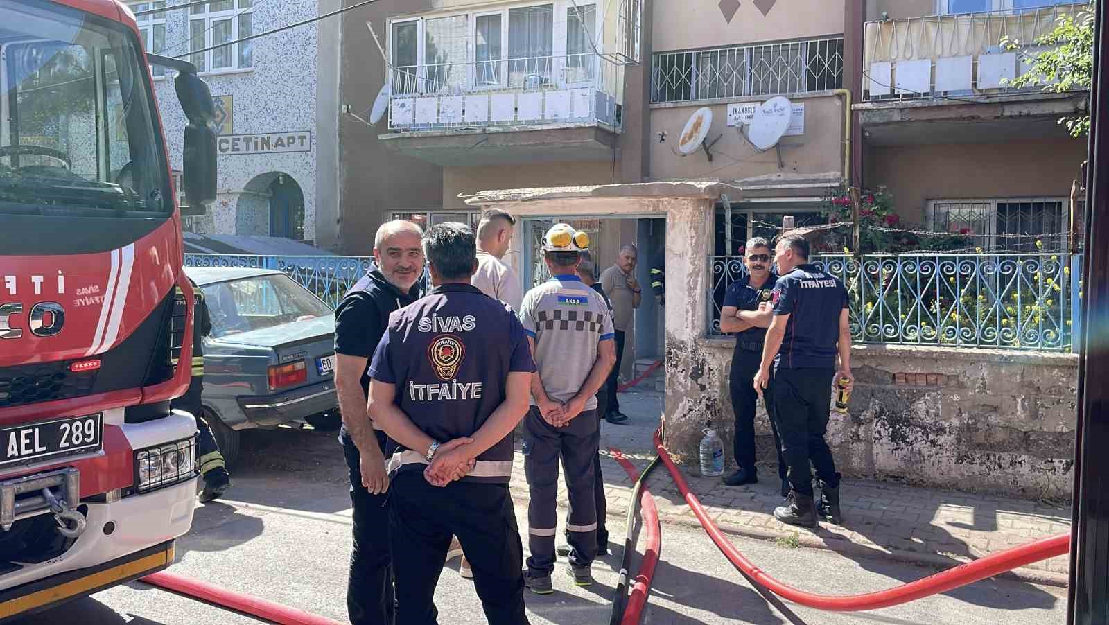 bodrum-katta-cikan-yangin-panige-neden-oldu-5-kisi-dumandan-etkilendi
