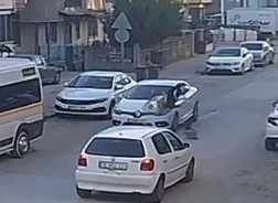 bursada-otomobilin-carptigi-anne-ve-oglu-yaralandi