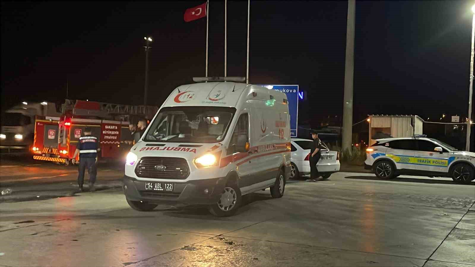 faciadan-donuldu-40-yolcusu-olan-otobus-tira-carpti-12-kisi-yaralandi