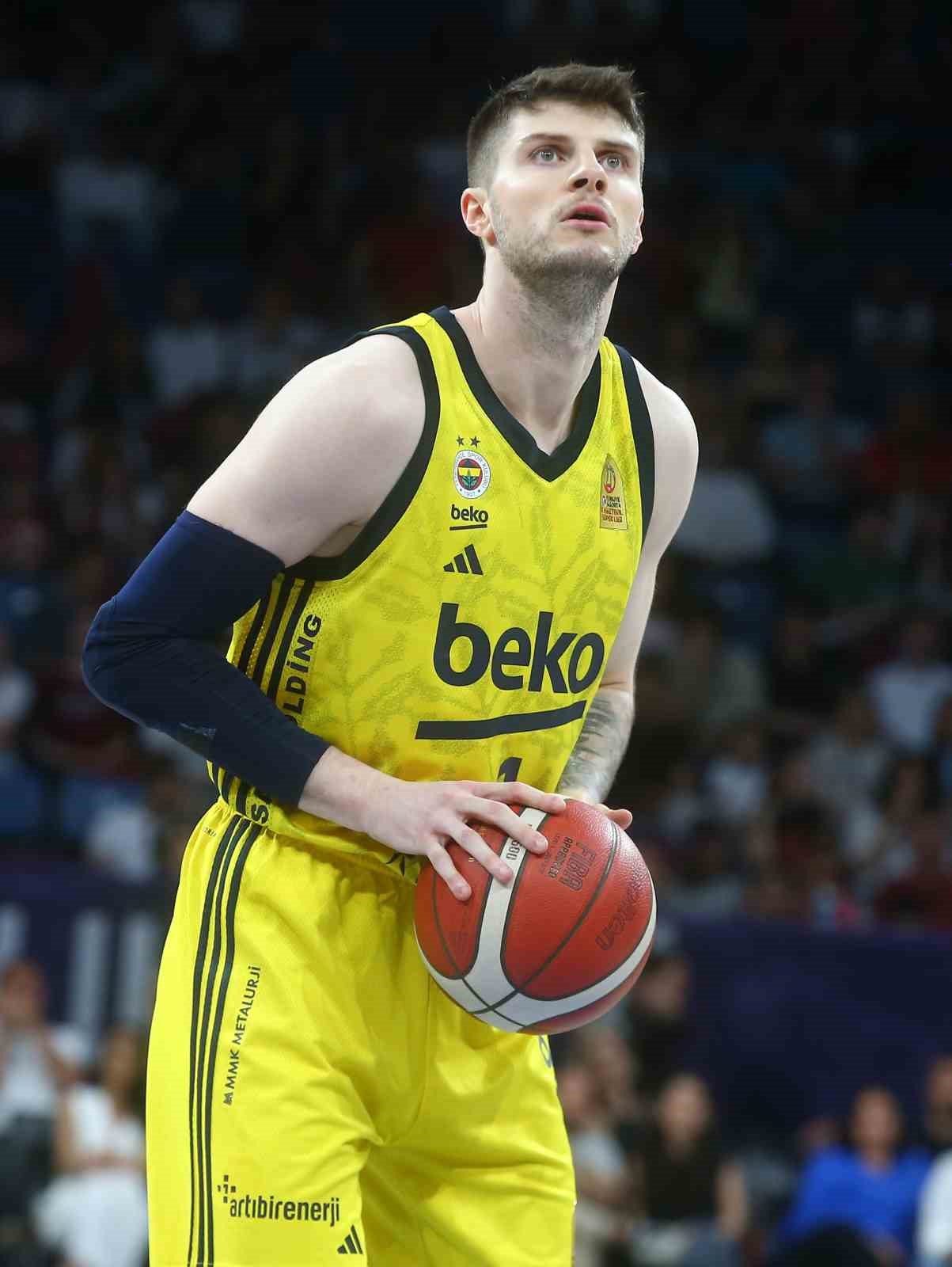 fenerbahce-basketbol-super-liginde-finale-yukseldi