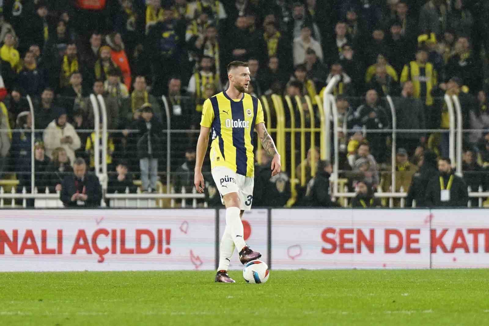 fenerbahce-jose-mourinho-ile-de-basariyi-yakalayamadi