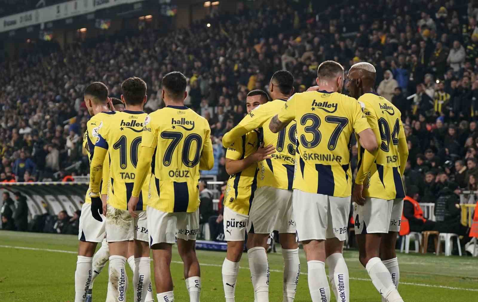 fenerbahce-jose-mourinho-ile-de-basariyi-yakalayamadi