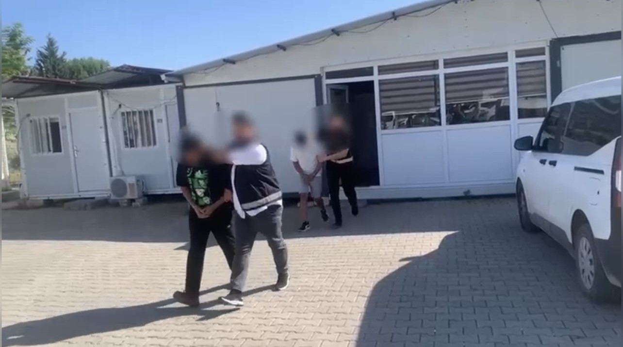 gasp-ettikleri-taksiyle-gittikleri-adrese-kursun-yagdirdilar