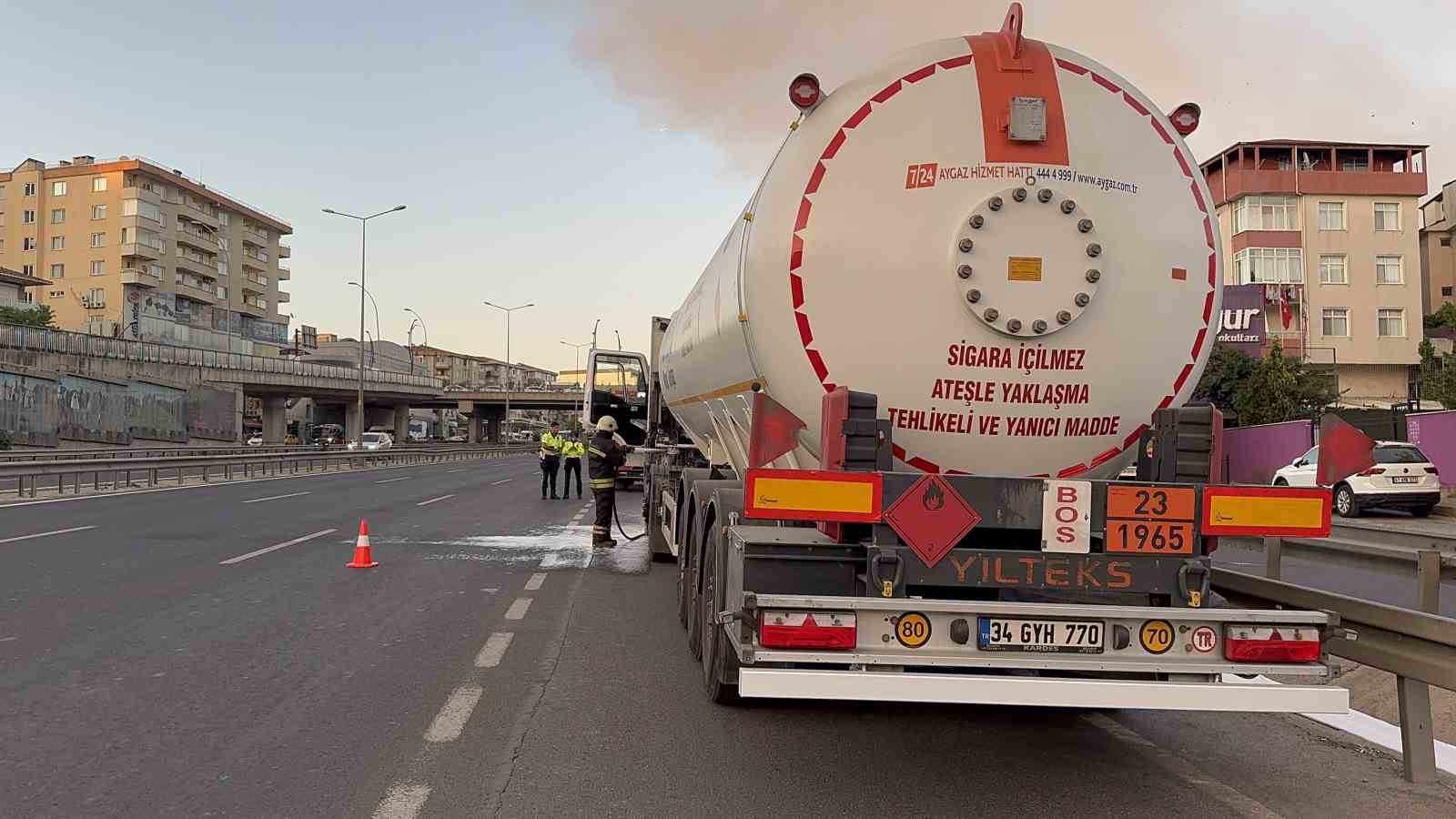 gaz-yuklu-tankerin-motorunda-cikan-yangin-korkuya-neden-oldu