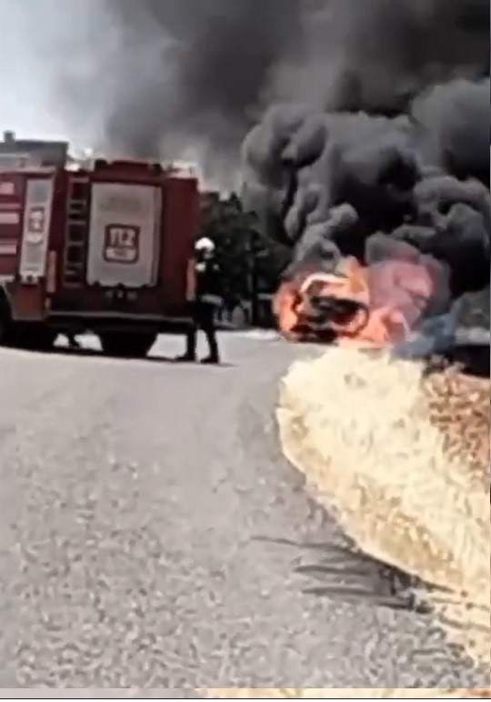 gaziantepte-seyir-halindeki-otomobil-alev-aldi
