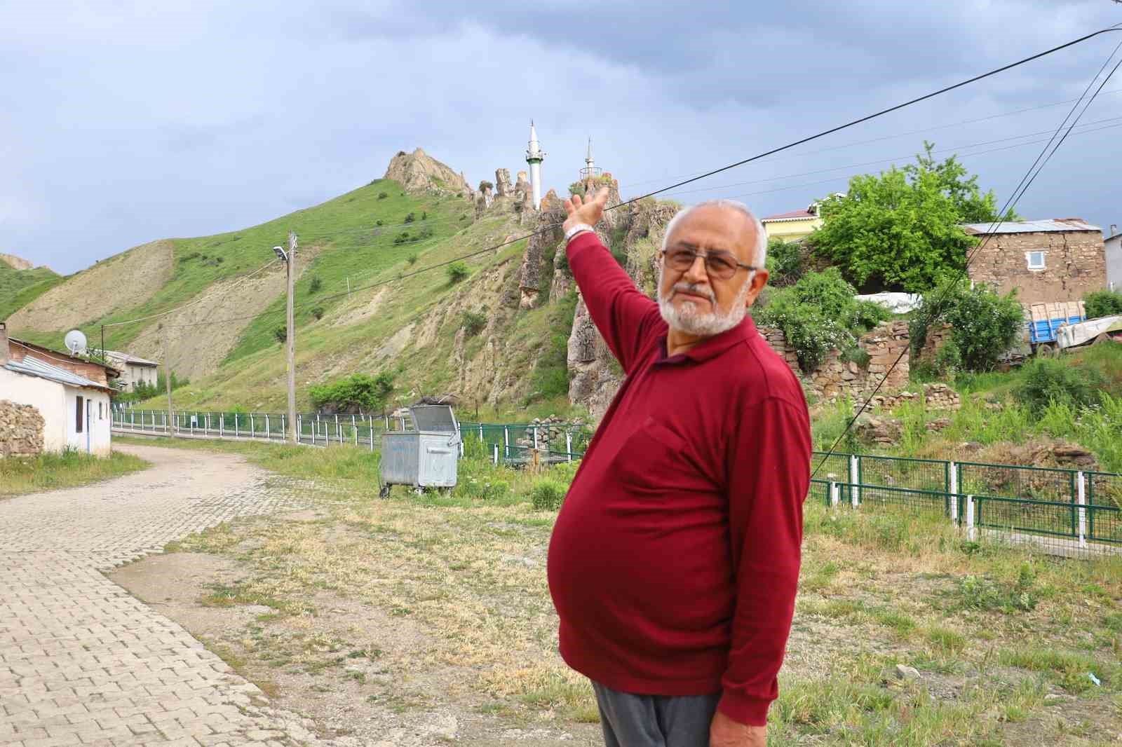gorenler-donup-bir-kez-daha-bakiyor-minareyi-bulan-camiyi-bulamiyor