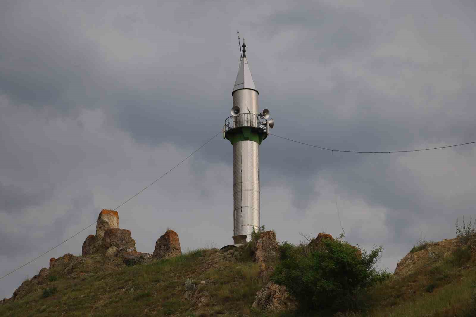 gorenler-donup-bir-kez-daha-bakiyor-minareyi-bulan-camiyi-bulamiyor