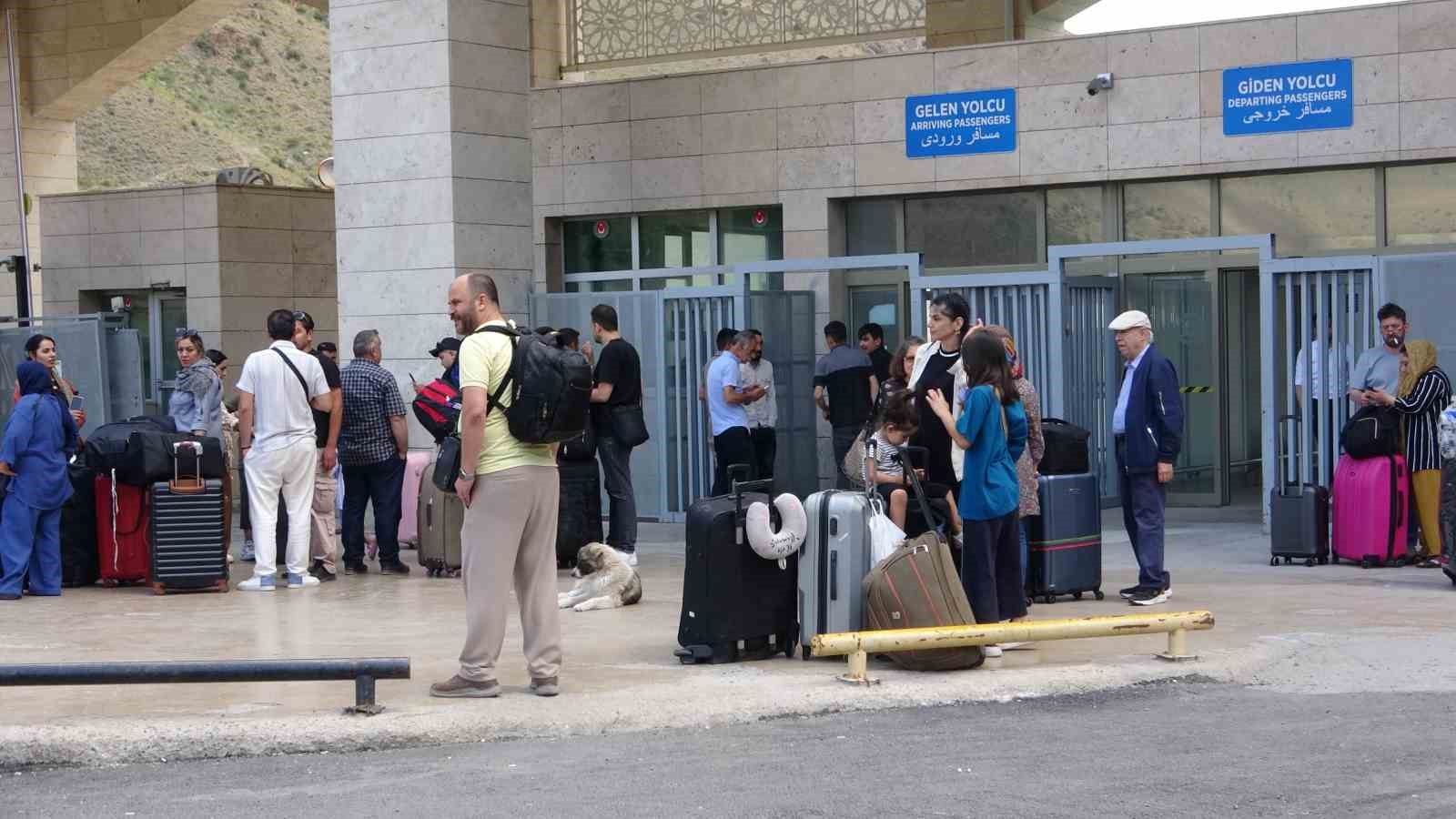 iran-israil-catismasinda-5inci-gun-vanda-sinirda-hareketlilik-azaldi