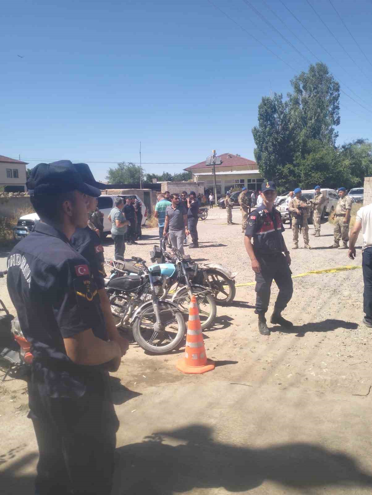 is-yerine-rastgele-ates-acildi-1-olu-2-agir-yarali
