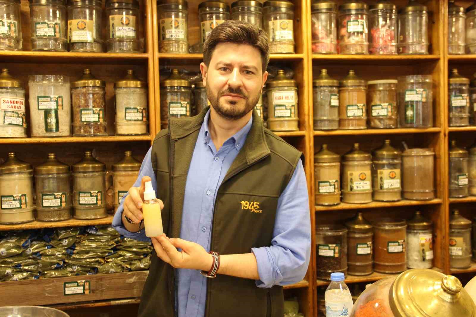 kene-kabusuna-karsi-dogal-kalkan-vatandaslar-aromatik-yaglarla-korunmaya-calisiyor