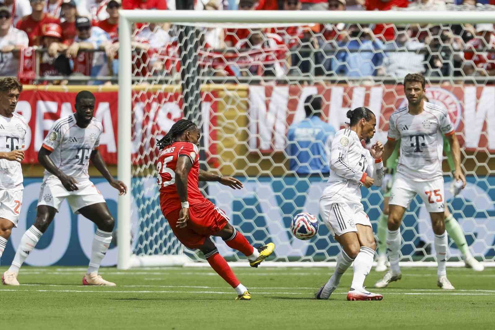 kerem-ve-orkunlu-benfica-kulupler-dunya-kupasinda-son-16ya-yukseldi