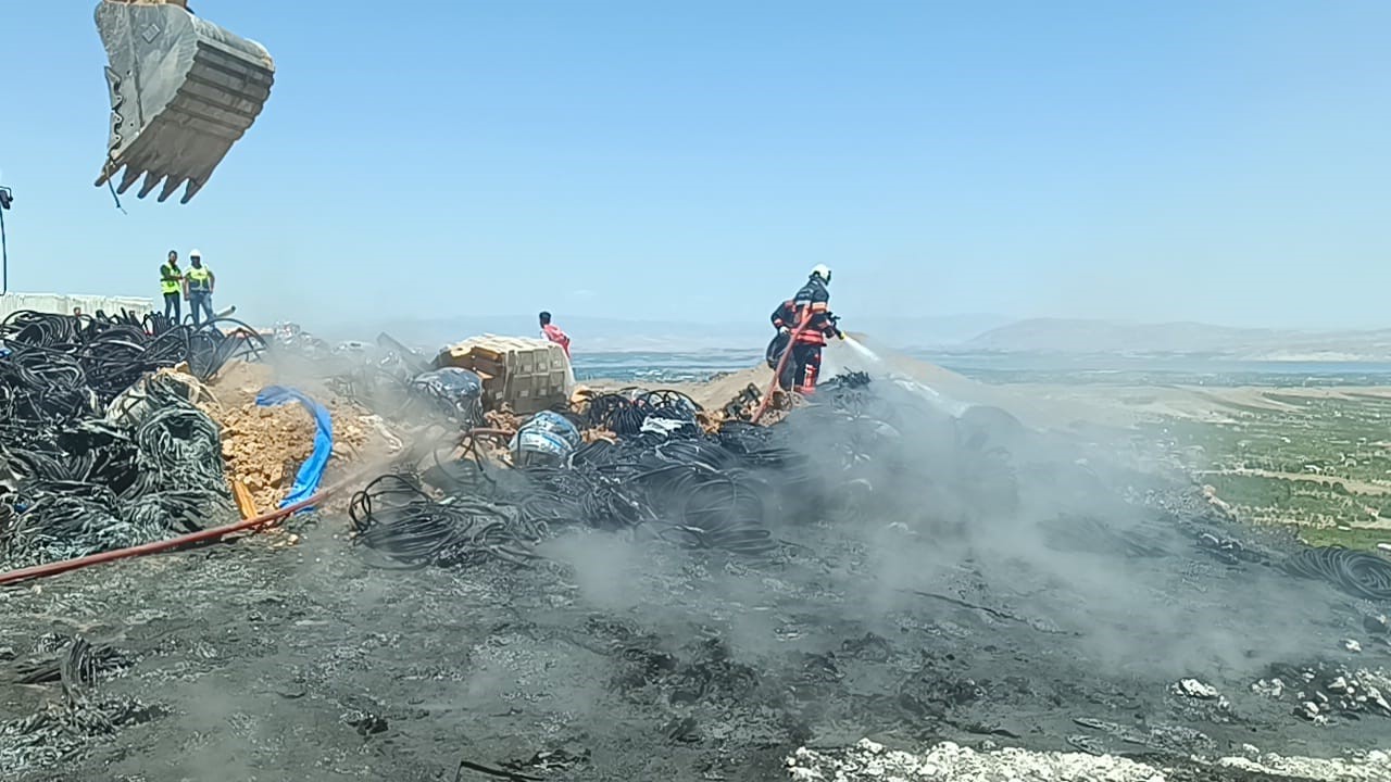 malatyada-santiyede-korkutan-yangin