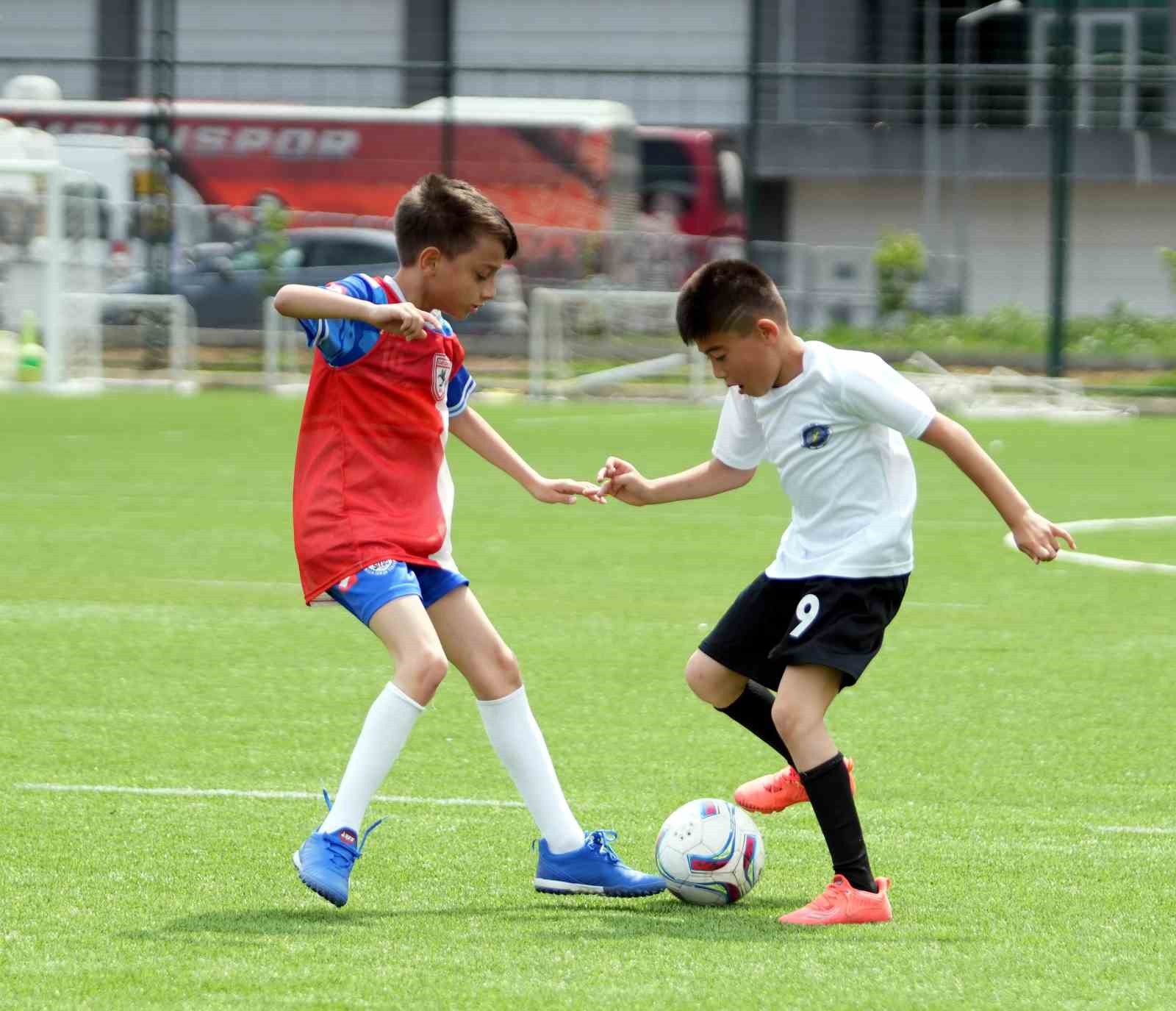 minik-yildizlar-samsunspor-icin-sahada