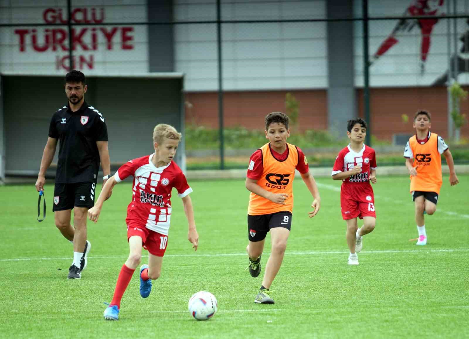 minik-yildizlar-samsunspor-icin-sahada