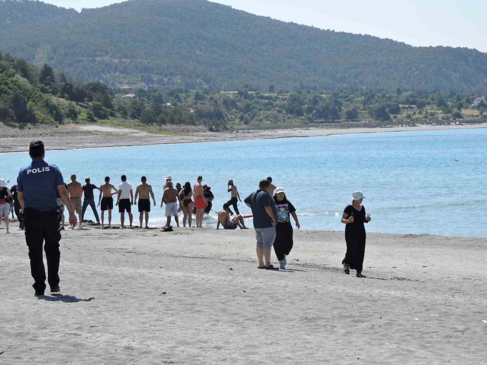 salda-golunde-can-pazari-genc-kiz-olumle-burun-buruna-geldi