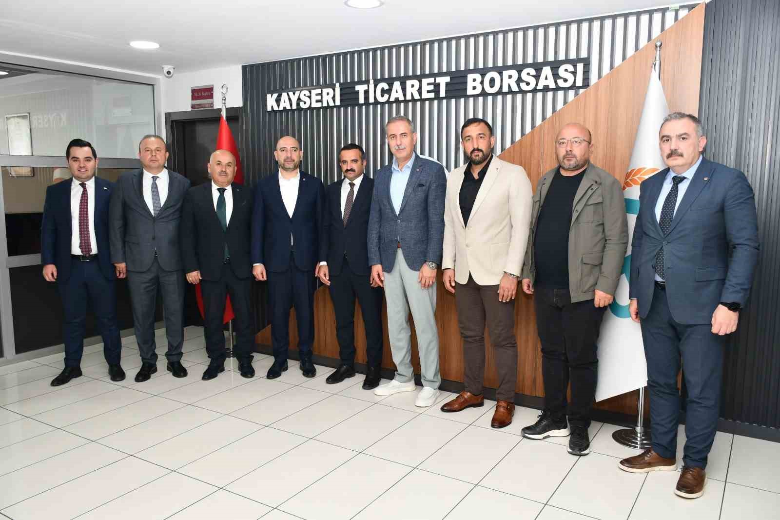 sivas-heyeti-turkiyenin-yeni-nesil-tarim-modelini-yerinde-inceledi