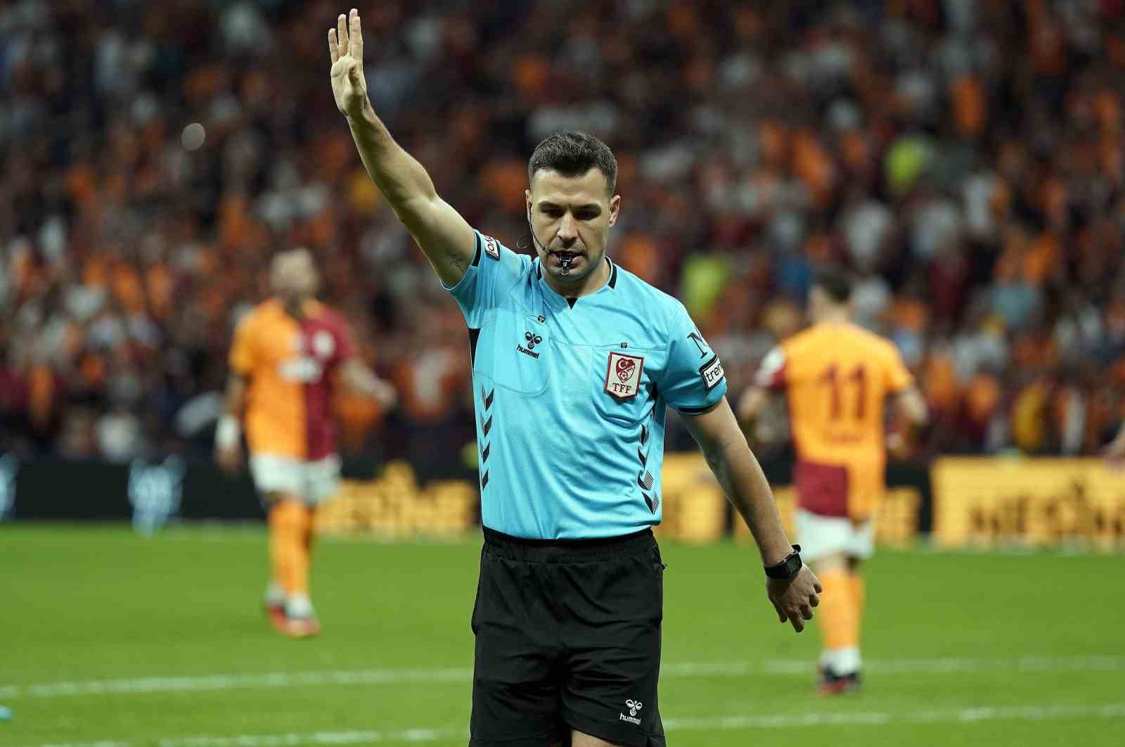 super-ligde-en-cok-duduk-calan-hakem-cihan-aydin