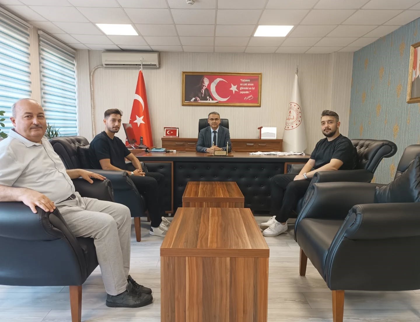 tayyip-talha-sanuctan-lise-ogretmenine-besiktas-formasi
