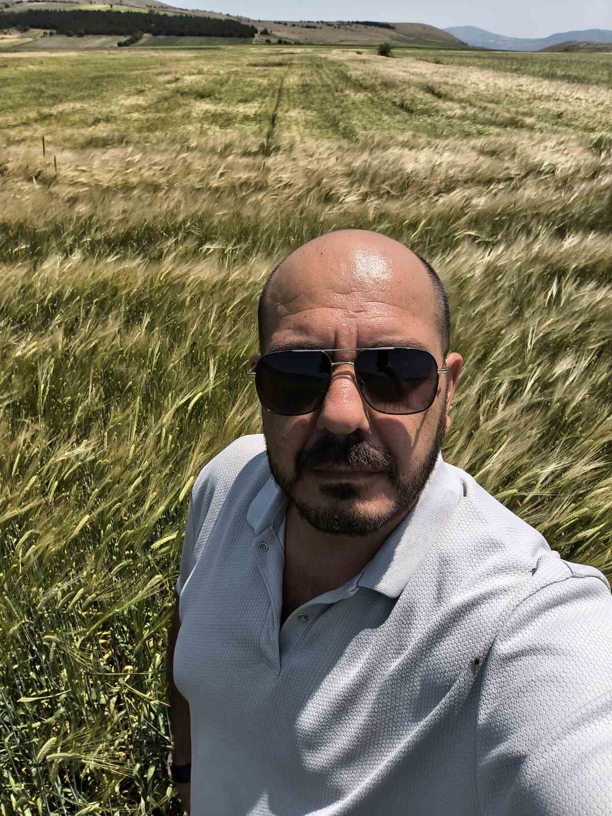 ustundeki-olumcul-keneleri-selfie-sayesinde-fark-etti